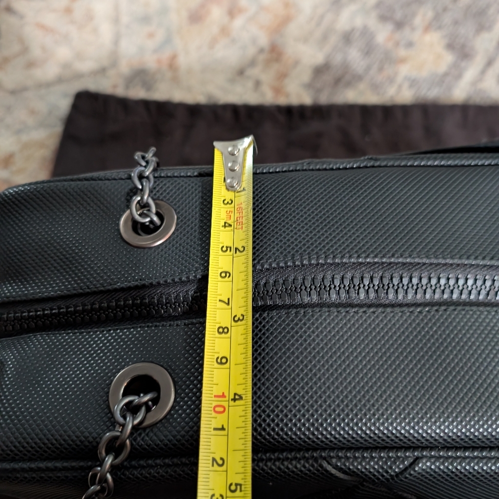 Bottega Veneta Black Shoulder Bag - Picture 13 of 14